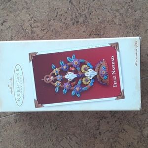 NWT 2005 Hallmark Feliz Navidad.